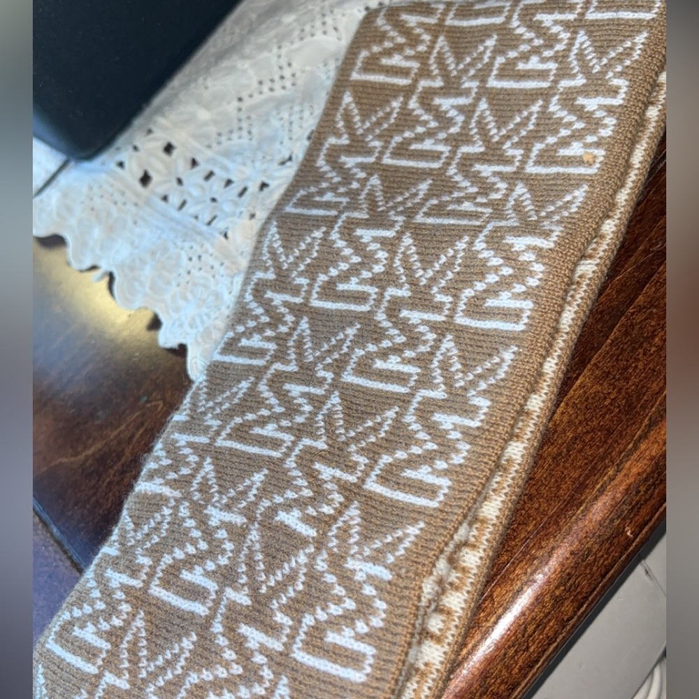 Michael Kors Beige and White Knit Scarf